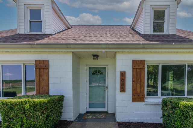 1685 Bumpus Mill Rd, Oak Grove, KY 42262