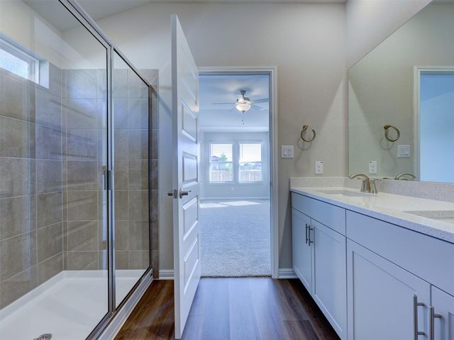 100 Greenspire LN, Hutto, TX 78634