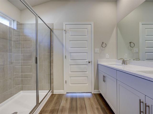 100 Greenspire LN, Hutto, TX 78634