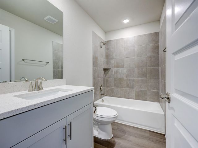 100 Greenspire LN, Hutto, TX 78634