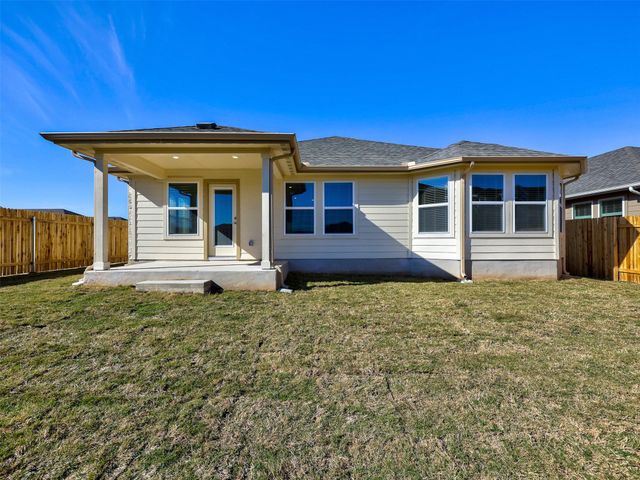 100 Greenspire LN, Hutto, TX 78634