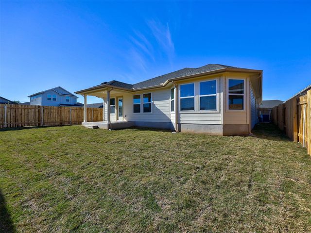 100 Greenspire LN, Hutto, TX 78634