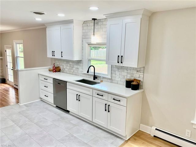 4237 Thistle DR, Portsmouth, VA 23703