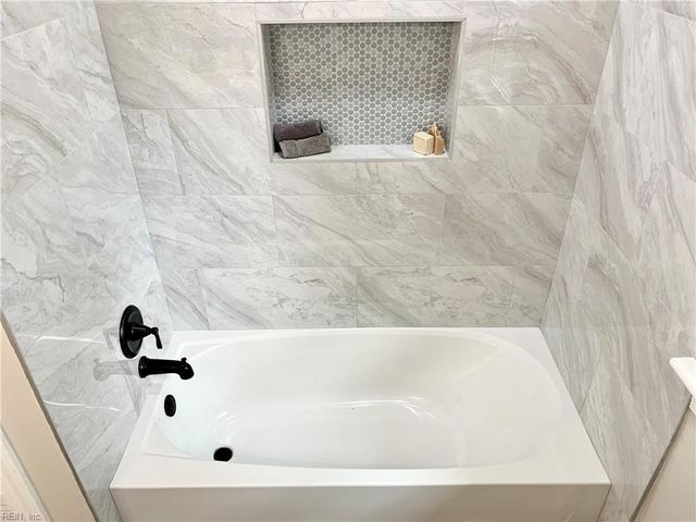 4237 Thistle DR, Portsmouth, VA 23703