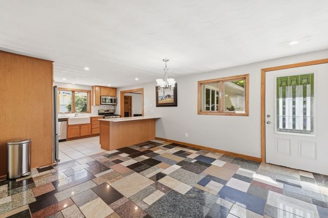 27 Ansie Road, Chelmsford, MA 01824