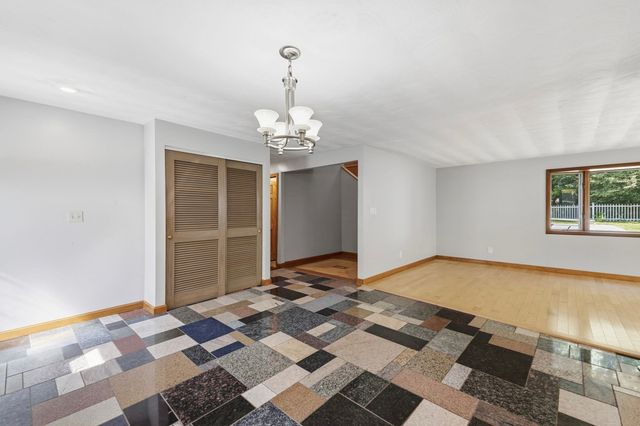 27 Ansie Road, Chelmsford, MA 01824