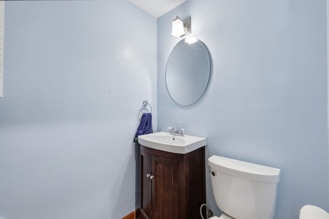 27 Ansie Road, Chelmsford, MA 01824
