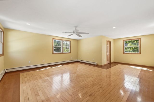 27 Ansie Road, Chelmsford, MA 01824