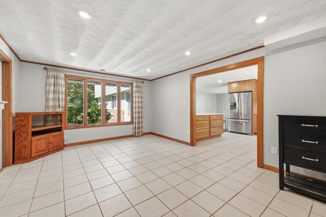 27 Ansie Road, Chelmsford, MA 01824