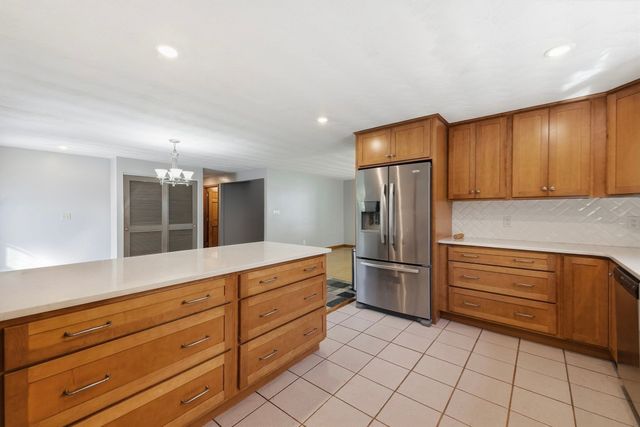 27 Ansie Road, Chelmsford, MA 01824