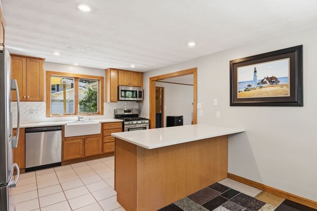 27 Ansie Road, Chelmsford, MA 01824