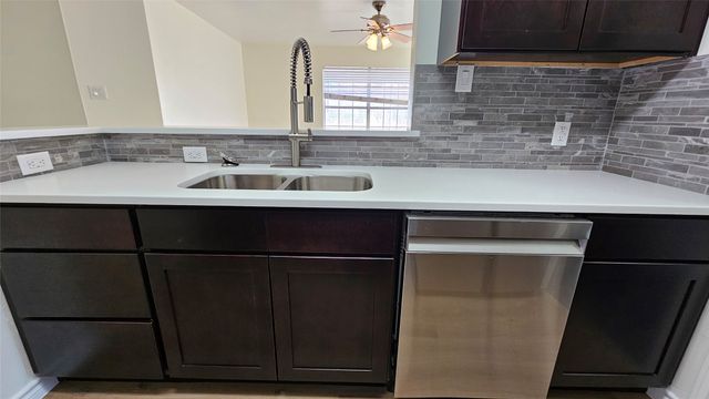 901 W Congress Street, Denton, TX 76201