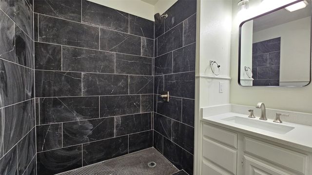 901 W Congress Street, Denton, TX 76201