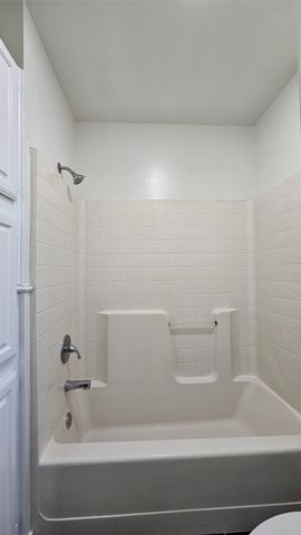 901 W Congress Street, Denton, TX 76201