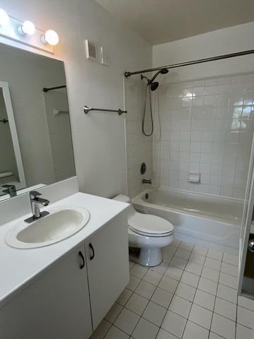 111 Yacht Club Way 305, Hypoluxo, FL 33462