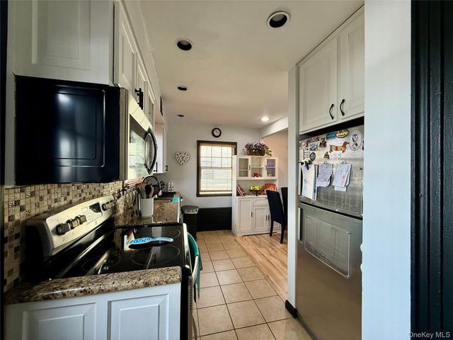 68 Robert Street, Freeport, NY 11520