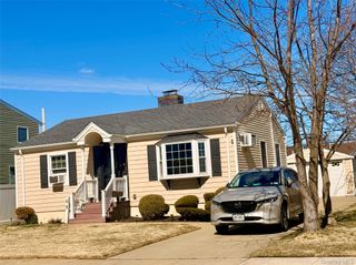 68 Robert Street, Freeport, NY 11520