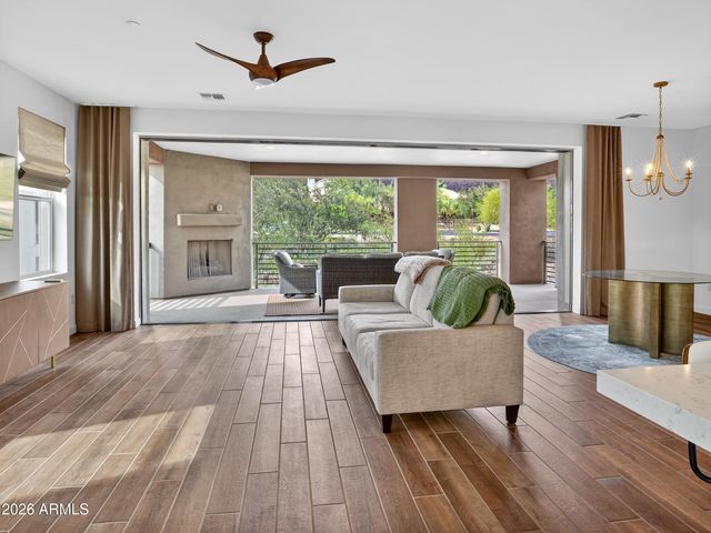 11673 N 136th Street 2009, Scottsdale, AZ 85259