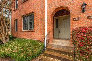 201 Westchase Dr, Nashville, TN 37205