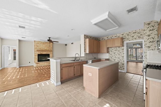 2309 Lord Nelson Drive, Seabrook, TX 77586