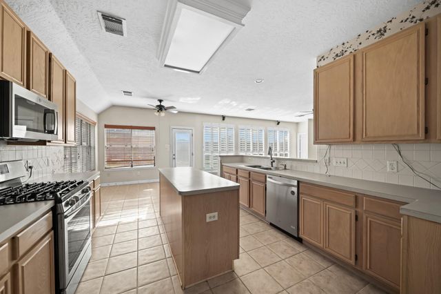 2309 Lord Nelson Drive, Seabrook, TX 77586