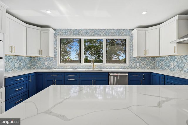 2123 N EARLEY ST, Alexandria, VA 22302