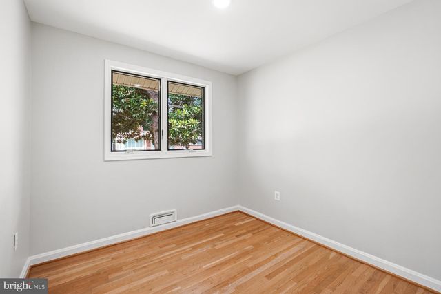 2123 N EARLEY ST, Alexandria, VA 22302