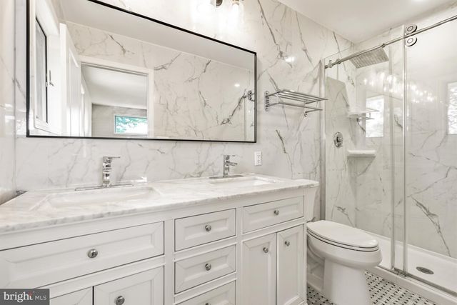 2123 N EARLEY ST, Alexandria, VA 22302