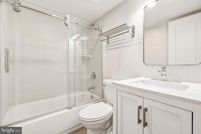 2123 N EARLEY ST, Alexandria, VA 22302