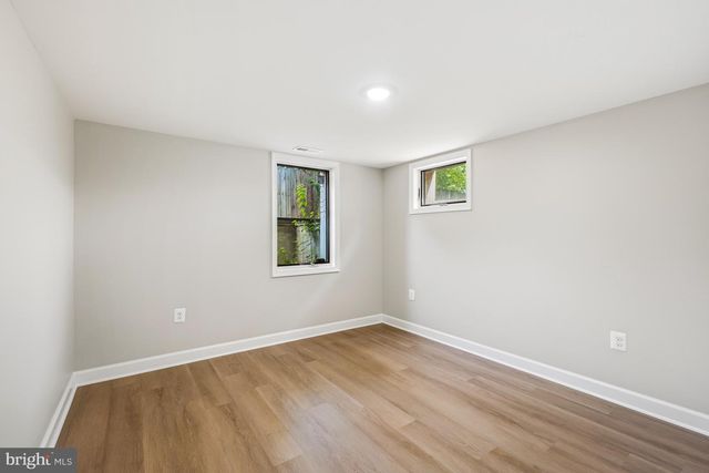 2123 N EARLEY ST, Alexandria, VA 22302