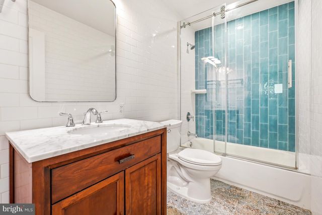2123 N EARLEY ST, Alexandria, VA 22302