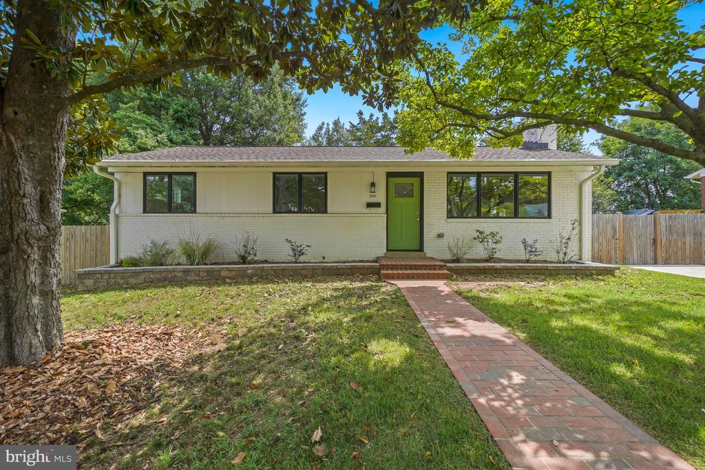 2123 N EARLEY ST, Alexandria, VA 22302