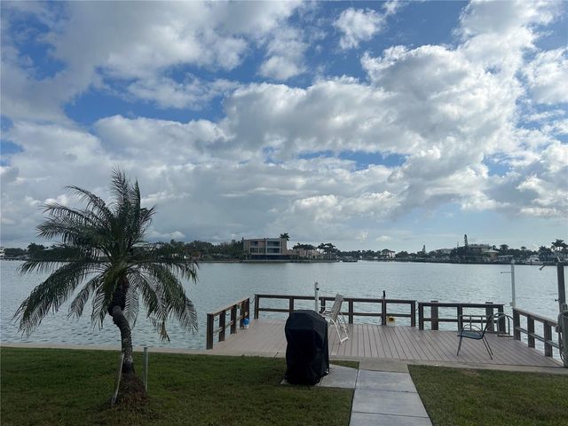 129 104TH AVENUE 101, Treasure Island, FL 33706