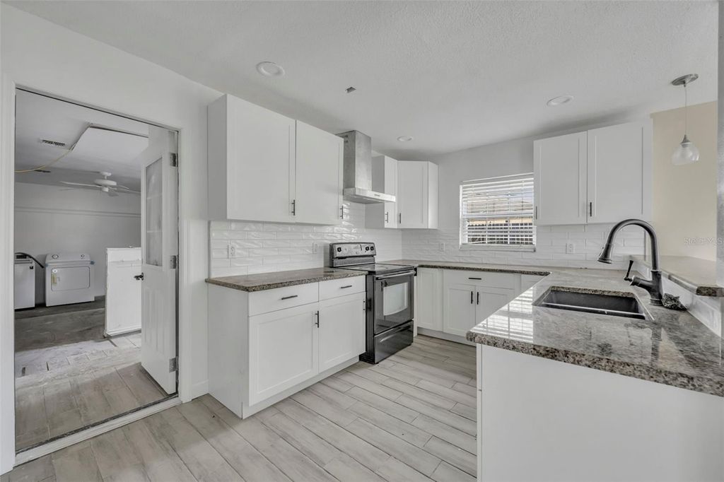 Image 13 of property listing at 109 MARGO LANE, Longwood, FL 32750