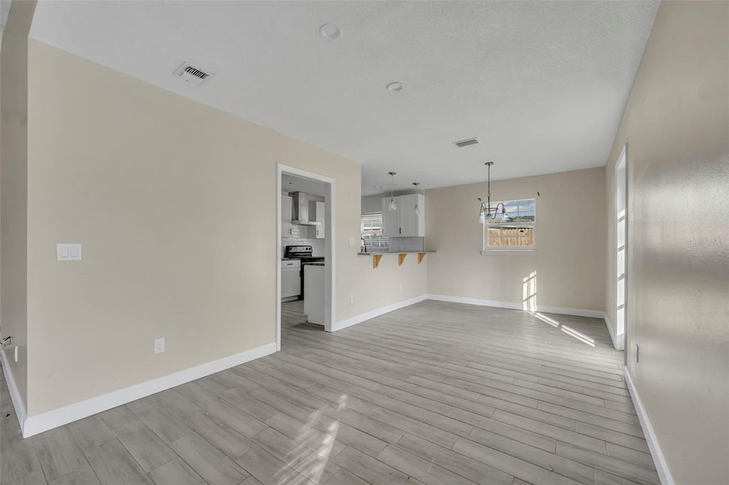 Image 7 of property listing at 109 MARGO LANE, Longwood, FL 32750