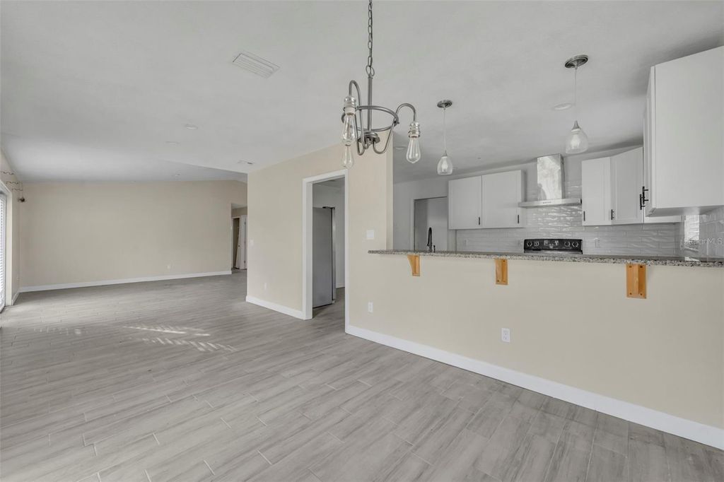 Image 9 of property listing at 109 MARGO LANE, Longwood, FL 32750