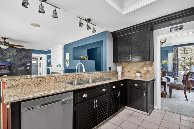 1061 Plymouth Dr, Tracy, CA 95376