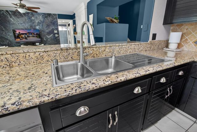 1061 Plymouth Dr, Tracy, CA 95376