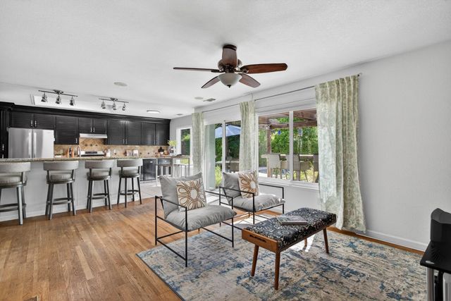 1061 Plymouth Dr, Tracy, CA 95376