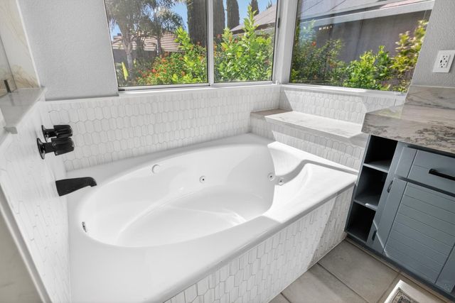 1061 Plymouth Dr, Tracy, CA 95376