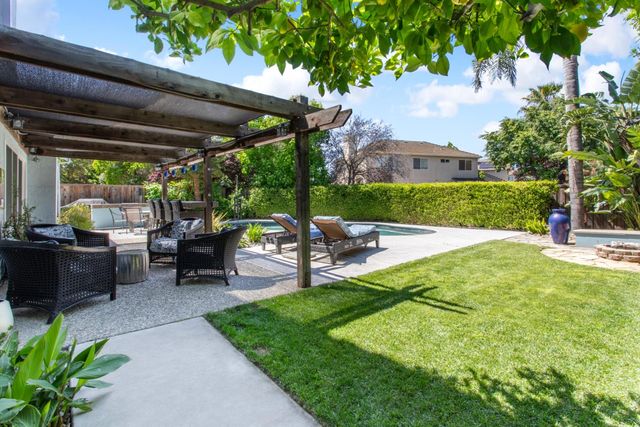 1061 Plymouth Dr, Tracy, CA 95376
