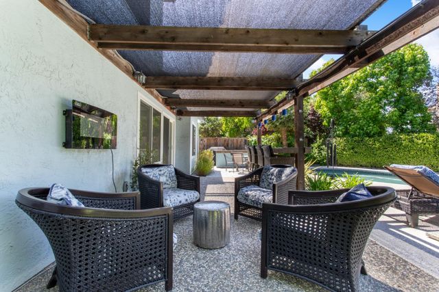 1061 Plymouth Dr, Tracy, CA 95376