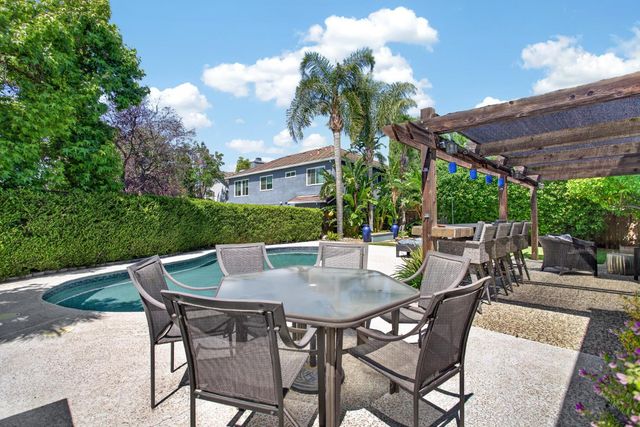 1061 Plymouth Dr, Tracy, CA 95376