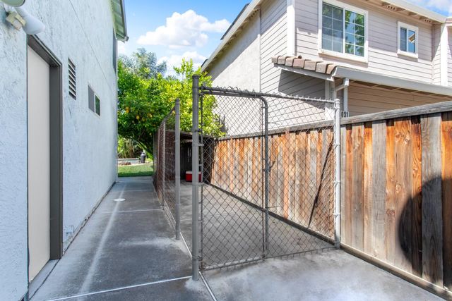 1061 Plymouth Dr, Tracy, CA 95376