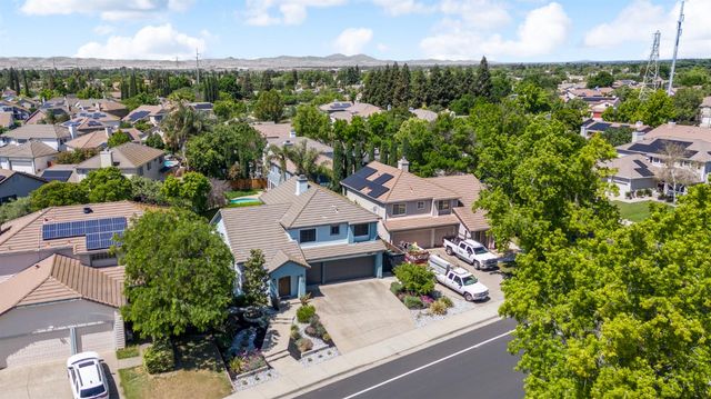 1061 Plymouth Dr, Tracy, CA 95376