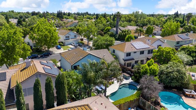 1061 Plymouth Dr, Tracy, CA 95376