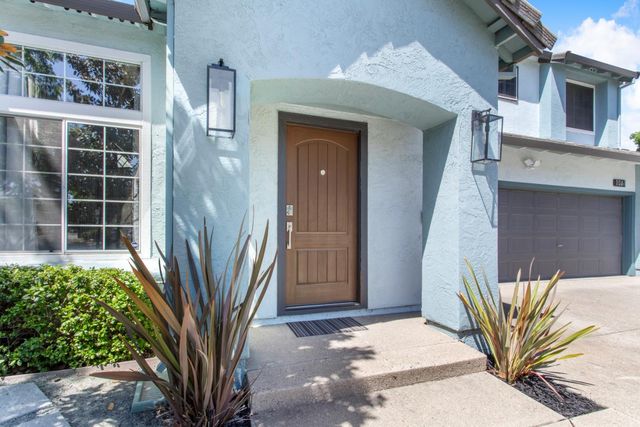 1061 Plymouth Dr, Tracy, CA 95376