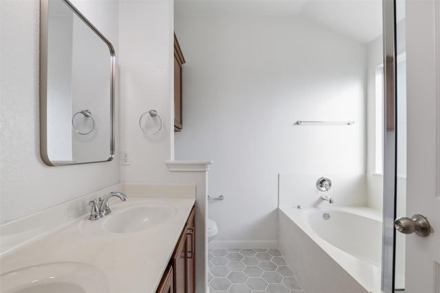 448 Nottingham LOOP, Kyle, TX 78640