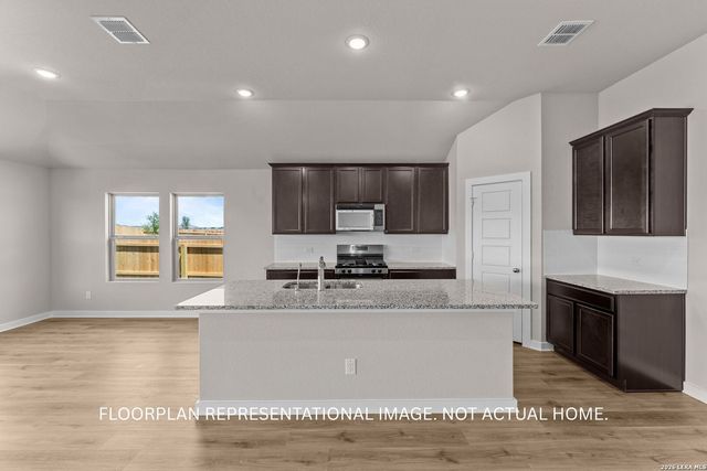 7704 Junepine Ct, San Antonio, TX 78263