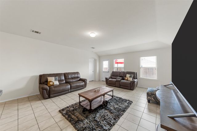 901 Opal Path, Princeton, TX 75407